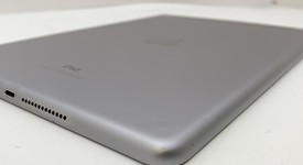 Fair
													Apple iPad 6th Gen - Unlocked, Gray, 32 GB, A1954, photo 5 of 6