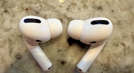 Used
													Apple AirPods Pro - Wireless Case, photo 5 of 9