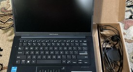 Mint
													Asus Vivobook Laptop, photo 2 of 4