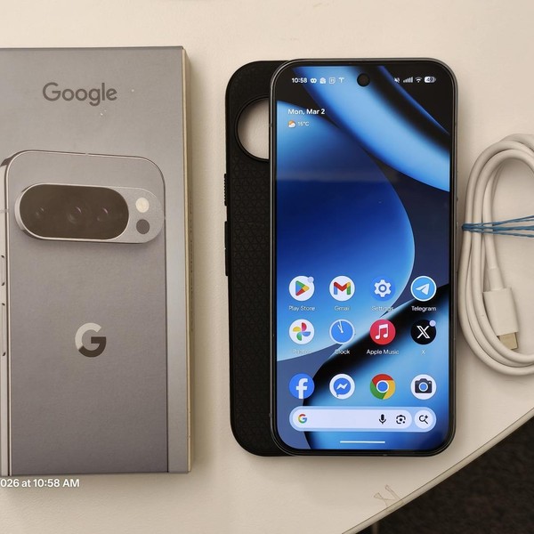 Google Pixel 10 Pro - Unlocked, 128 GB, Moonstone, G4QUR