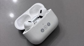 Used
													Apple AirPods Pro 2 - Lightning, photo 2 of 6