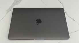 Good
													MacBook Pro 2019 - 13" - I7, Gray, 1 TB, 16 GB, photo 5 of 15