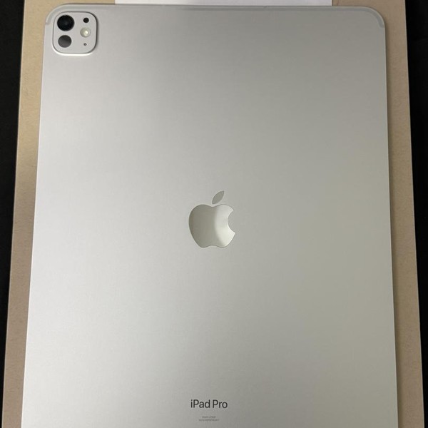 Apple iPad Pro 13 inch (M4) 2024 - Unlocked, 256 GB, Silver, 8 GB, A2926, Standard Glass