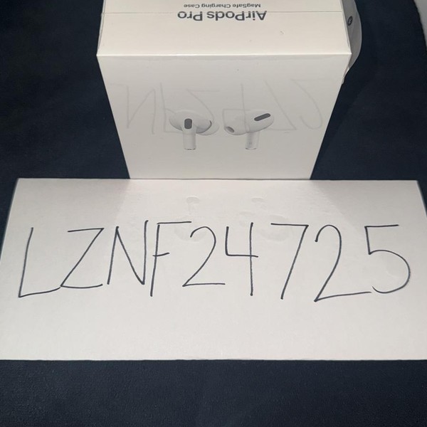 Apple AirPods Pro - MagSafe Case