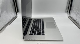 Fair
													MacBook Pro 2015 (Retina) - 15" - Silver, 512 GB, 16 GB, photo 2 of 7