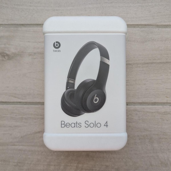 Beats Solo 4 - Black