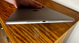 Good
													Apple iPad 5th Gen - Wi-Fi, Silver, 32 GB, A1822, photo 3 of 7