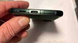 Mint
													Motorola Razr Ultra (2025) - Unlocked, PANTONE Scarab, 1 TB, 16 GB, photo 2 of 6