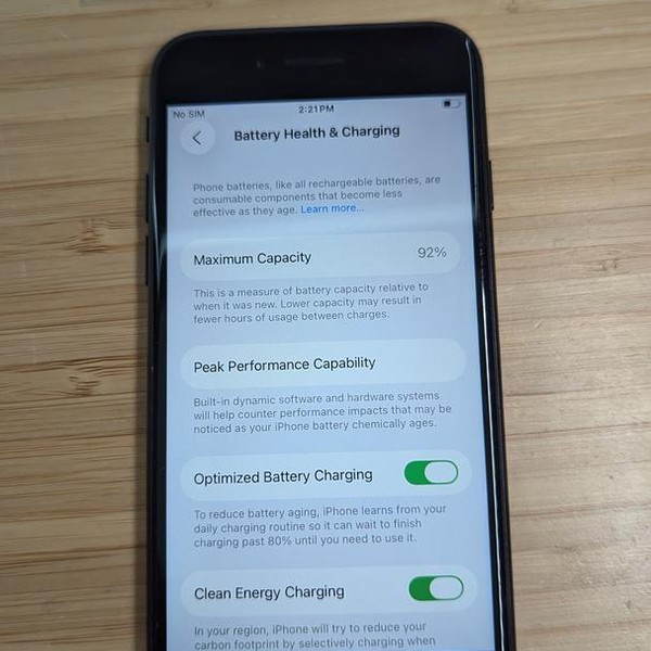 Apple iPhone SE 3rd Gen 2022 - Unlocked, 64 GB, Midnight, A2595