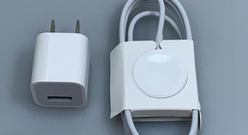 Fair
													Apple Watch SE 2nd Gen 40mm - Unlocked, Starlight, A2726 - Cellular, Aluminum, photo 2 of 3