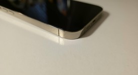 Good
													Apple iPhone 14 Pro - Unlocked, Gold, 128 GB, A2650, photo 5 of 13