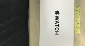 New
													Apple Watch SE 2nd Gen 40mm - Unlocked, Starlight, A2726 - Cellular, Aluminum, photo 2 of 5