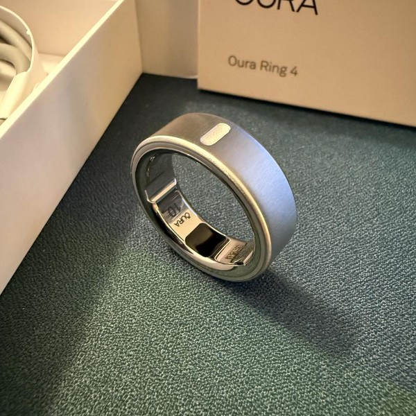 Oura Ring Gen 4 - Brushed Silver, Size 10