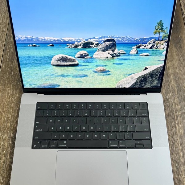 MacBook Pro 2021 - 16 inch - 1 TB, Gray, 32 GB, Apple M1 Max