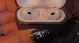 Used
													Apple AirPods Pro 2 - Lightning, photo 4 of 5