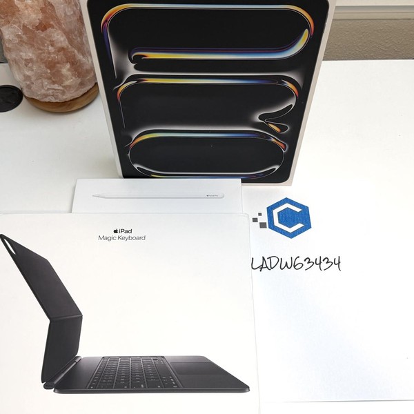 Apple iPad Pro 13 inch (M4) 2024 - Unlocked, 1 TB, Black, 16 GB, A2926, Nano-texture Glass