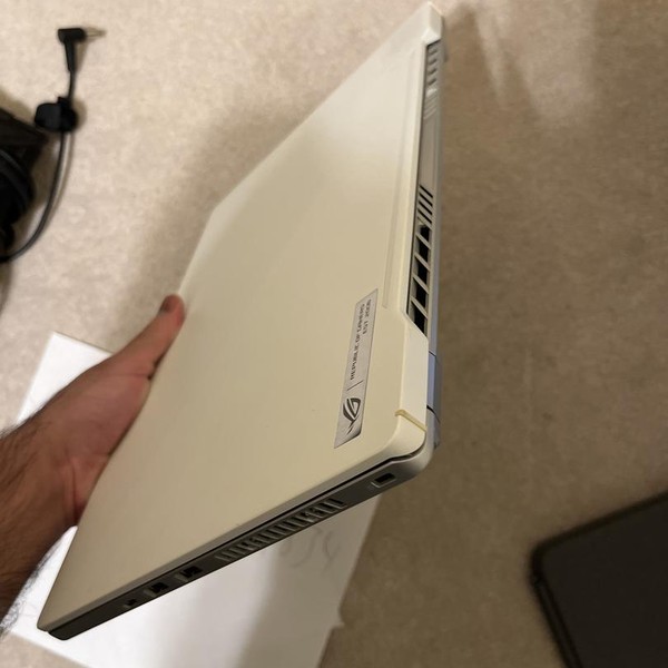 Asus ROG Zephyrus G14 (2020) GA401 - 1 TB, White, 16 GB, AMD Ryzen 9, FHD