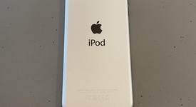 Mint
													Apple iPod Touch 5th Gen - Wi-Fi, Silver, 32 GB, photo 3 of 7