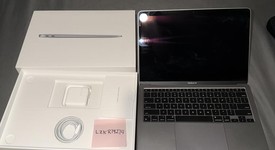 Good
													MacBook Air 2020 - 13" - Apple M1, Gray, 256 GB, 8 GB, photo 1 of 4