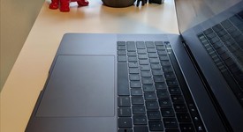 Good
													MacBook Pro 2017 (With Touch Bar) - 15" - I7, Gray, 512 GB, 16 GB, photo 2 of 14