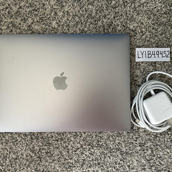 MacBook Pro 2022 - 13 inch - 256 GB, Gray, 8 GB, Apple M2