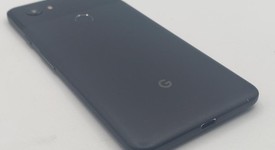 Mint
													Google Pixel 2 XL - Unlocked, Black, 64 GB, Google Edition, photo 4 of 5