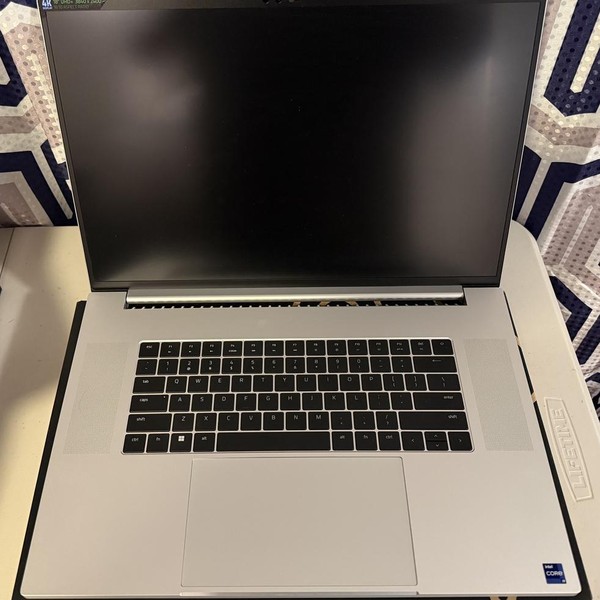 Razer Blade 18 inch (2024) - 2 TB, Mercury, 32 GB, Intel Core i9, QHD+ Plus
