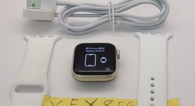 Mint
													Apple Watch SE 2nd Gen 40mm - Unlocked, Starlight, A2726 - Cellular, Aluminum, photo 4 of 4