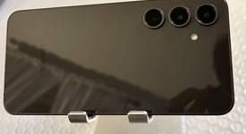 Mint
													Samsung Galaxy S24 FE - AT&T, Graphite, 128 GB, SM-S721U, photo 4 of 5