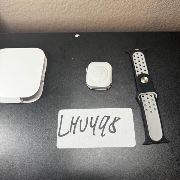 Apple Watch Series 10 42mm - Silver, A2997 - GPS, Aluminum