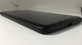 Good
													Google Pixel 2 XL - Verizon, Black, 128 GB, Verizon Edition, photo 4 of 9