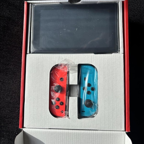 Nintendo Switch - 32 GB, Red & Blue