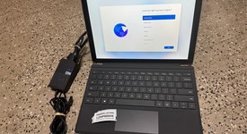 Good
													Microsoft Surface Pro 5 (2017) - Wi-Fi, Silver, 128 GB, 8 GB, photo 1 of 4