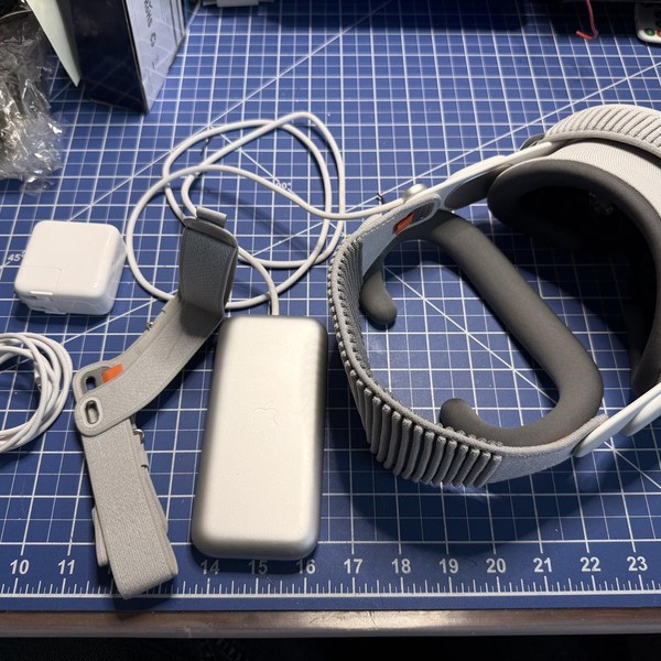 Apple Vision Pro - 256 GB