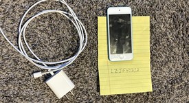 Good
													Apple iPod Touch 5th Gen - Wi-Fi, Blue, 32 GB, photo 3 of 8