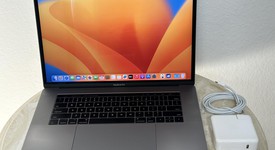 Good
													MacBook Pro 2017 (With Touch Bar) - 15" - I7, Gray, 512 GB, 16 GB, photo 2 of 11
