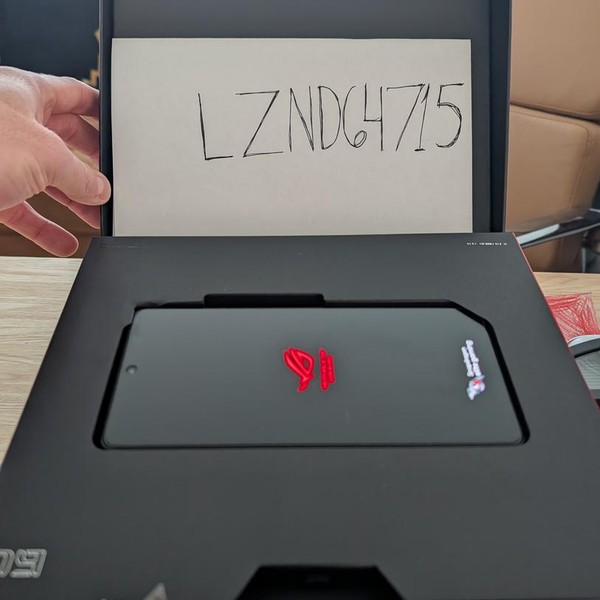 Asus ROG Phone 9 Pro - Unlocked, 1 TB, Phantom Black, 24 GB