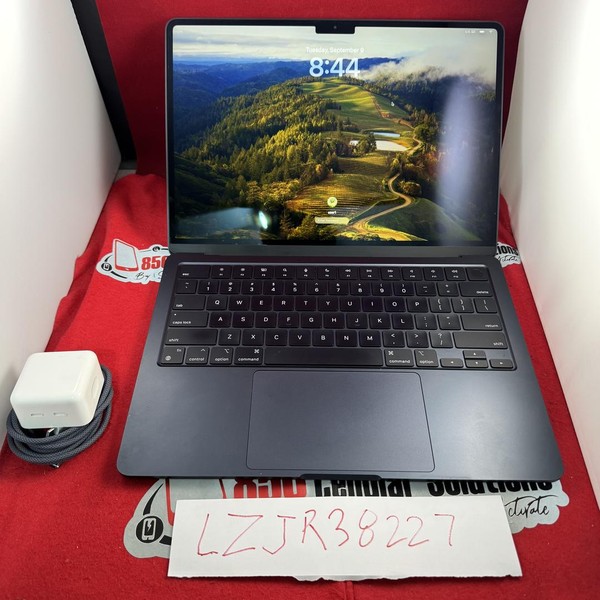 MacBook Air 2024 (M3) - 13 inch - 512 GB, Midnight, 8 GB, Apple M3, 8-core GPU