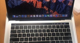 Mint
													MacBook Pro 2017 (With Touch Bar) - 13" - Silver, 512 GB, 8 GB, photo 3 of 8