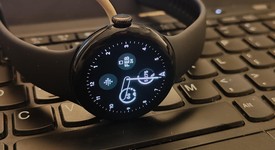 Mint
													Google Pixel Watch 2 - Unlocked, Black, LTE, photo 2 of 10