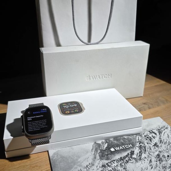 Apple Watch Ultra 2 49mm - Unlocked, Natural, A2986