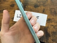 Apple iPhone 16