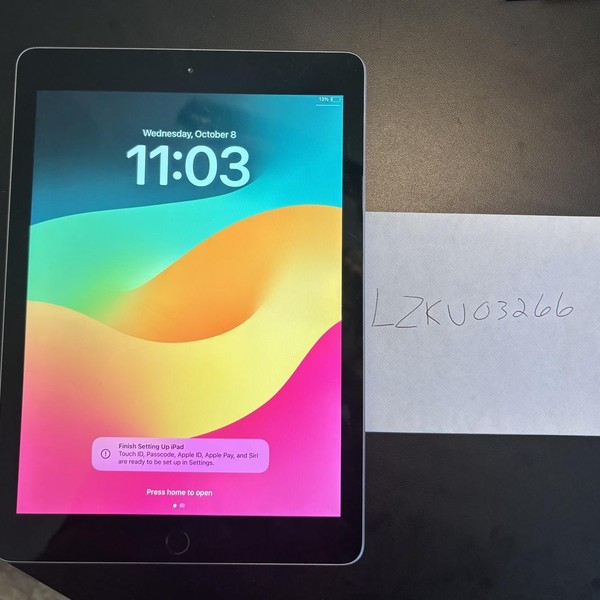 Apple iPad 6th Gen - Wi-Fi, 32 GB, Silver, A1893