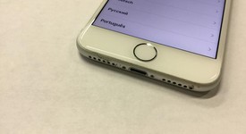 Fair
													Apple iPhone 7 - AT&T, Silver, 32 GB, A1660, photo 3 of 11