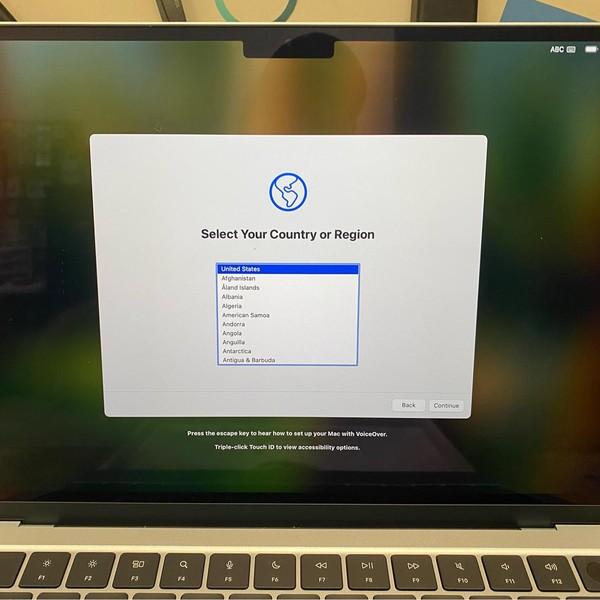 MacBook Air 2025 (M4) - 13 inch - 256 GB, Sky Blue, 16 GB, Apple M4