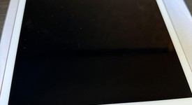 Good
													Apple iPad 7th Gen - Unlocked, Gold, 32 GB, A2200, photo 1 of 6