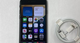 Mint
													Apple iPhone SE 3rd Gen 2022 - Unlocked, Midnight, 64 GB, A2595, photo 2 of 9