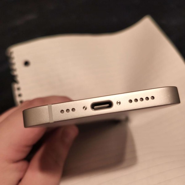 Apple iPhone 16e - Boost, 128 GB, White, A3212