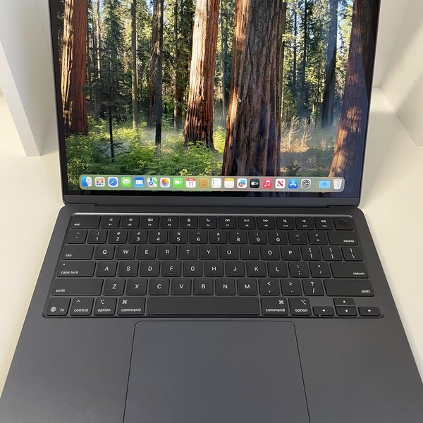 MacBook Air 2025 (M4) - 13 inch - Apple M4, Midnight, 256 GB, 16 GB