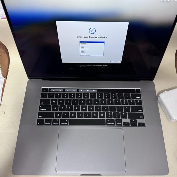 MacBook Pro 2019 - 16 inch - 512 GB, Gray, 32 GB, Intel Core i9